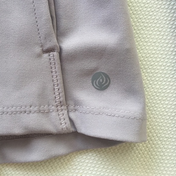 Brand New Alana Zip Up - Picture 2 of 6